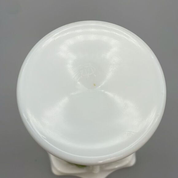 Westmorland Vintage Milk Glass Beaded Crimp Edge Grapevine Vase 1950s - Picture 7 of 11